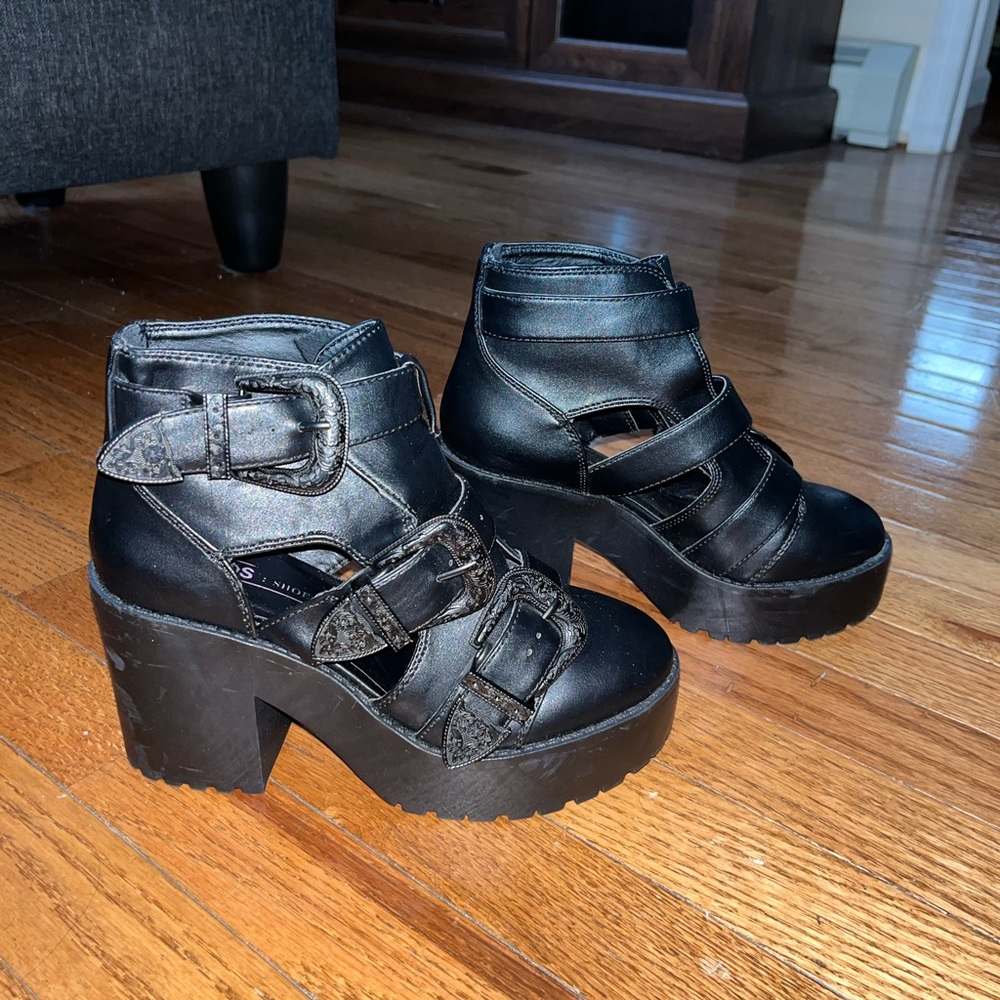 ASOS Boots - Picture 3 of 9